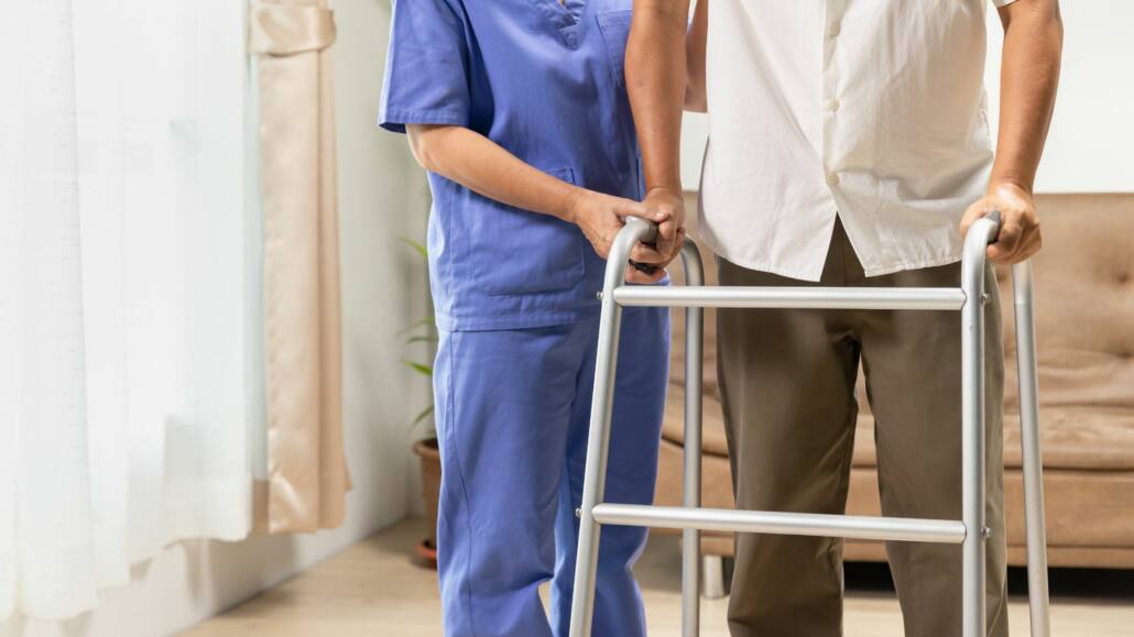 Las caídas en los ancianos Hospital Cádiz, Clínica Digestiva